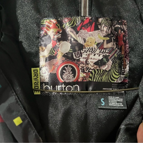 Burton Dryride Snow Vest for snowboarding or skiing - Picture 6 of 6